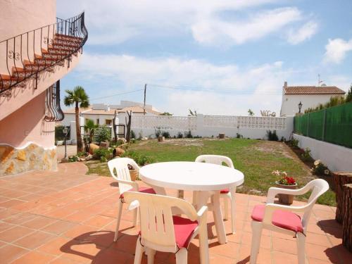 Javea Villa Sleeps 15 With Pool And Wifi