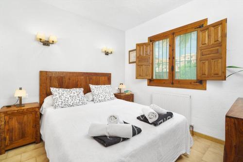 Javea Villa Sleeps 6 With Pool Air Con And Free Wifi