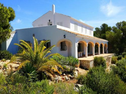 Villa In Javea Sleeps 12 With Pool And Wifi