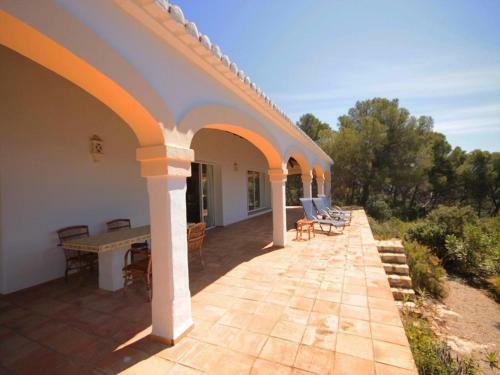 Villa In Javea Sleeps 12 With Pool And Wifi