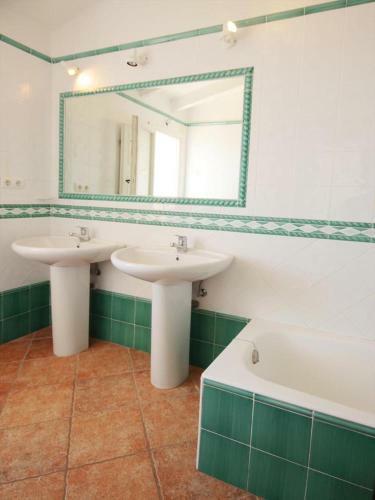 Villa In Javea Sleeps 12 With Pool And Wifi