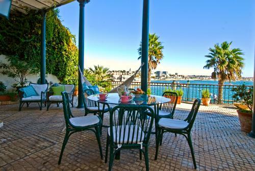 Bed & Breakfast Cascais Front Sea Bay View
