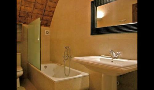 L'ametlla Del Valles Villa Sleeps 5 With Pool