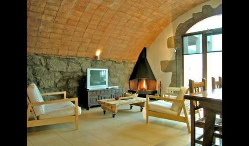 L'ametlla Del Valles Villa Sleeps 5 With Pool