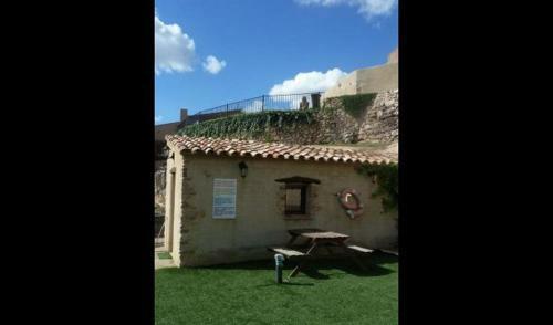 Juncosa Villa Sleeps 11 With Pool