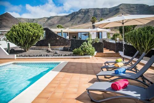 Villa Casa Marquesa With Private Heated Pool & Sea Views