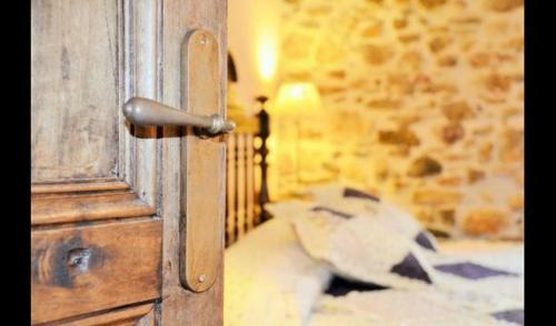 La Bisbal Villa Sleeps 4 With Pool