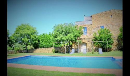La Bisbal Villa Sleeps 4 With Pool