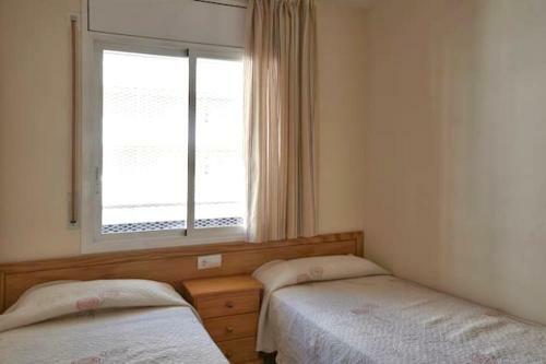 Apartment With 2 Bedrooms In Platja de La Pineda With Shared Pool