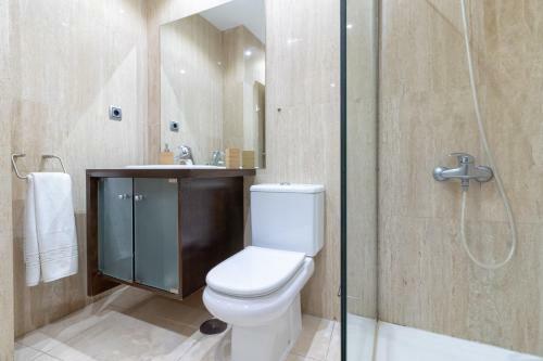 Apartamento Flatguest Ramblas Golf 6c - Parking + Pool + Gym