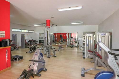 Apartamento Flatguest Ramblas Golf 6c - Parking + Pool + Gym