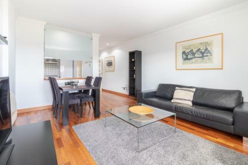 Apartamento Flatguest Ramblas Golf 6c - Parking + Pool + Gym