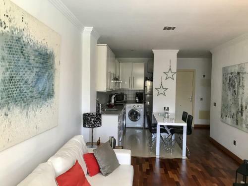 New Modern Apartment With Pool And Terrace