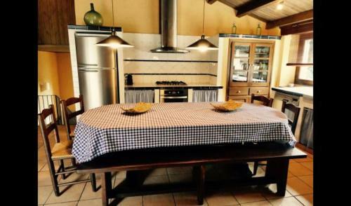 Les Planes D'hostoles Villa Sleeps 14 With Pool