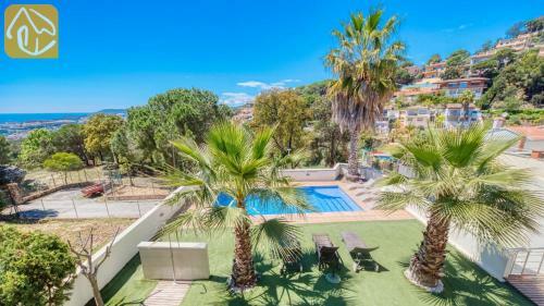 Lloret de Mar Villa Sleeps 10 Pool Air Con Wifi