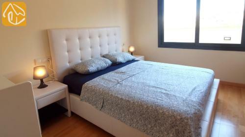 Lloret de Mar Apartment Sleeps 8 Pool Air Con Wifi