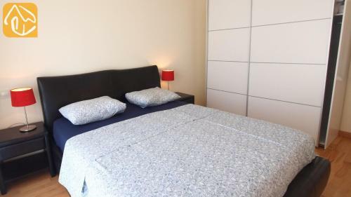 Lloret de Mar Apartment Sleeps 8 Pool Air Con Wifi