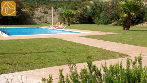 Lloret de Mar Apartment Sleeps 8 Pool Air Con Wifi