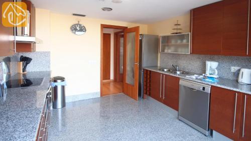 Lloret de Mar Apartment Sleeps 8 Pool Air Con Wifi