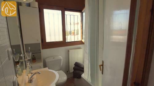 Caules Villa Sleeps 6 Pool Wifi
