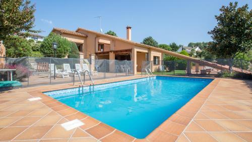 Lloret De Mar Villa Sleeps 14