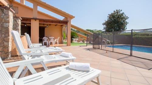 Lloret De Mar Villa Sleeps 14