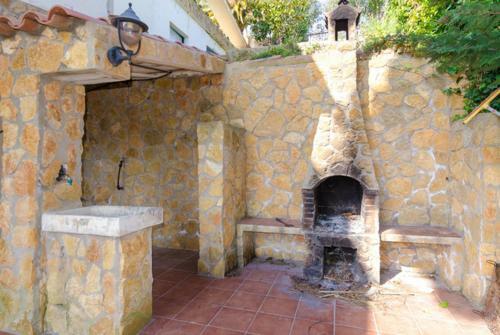 Lloret de Mar Villa Sleeps 6 With Pool And Free Wifi