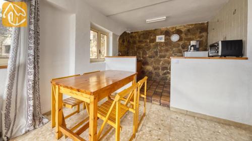 Lloret de Mar Villa Sleeps 10 With Pool And Wifi