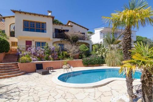 Lloret de Mar Villa Sleeps 10 Pool Air Con Wifi
