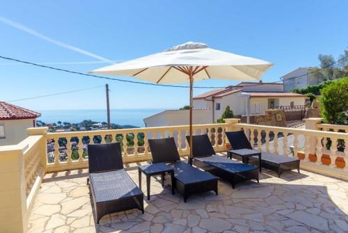 Lloret de Mar Villa Sleeps 10 Pool Air Con Wifi