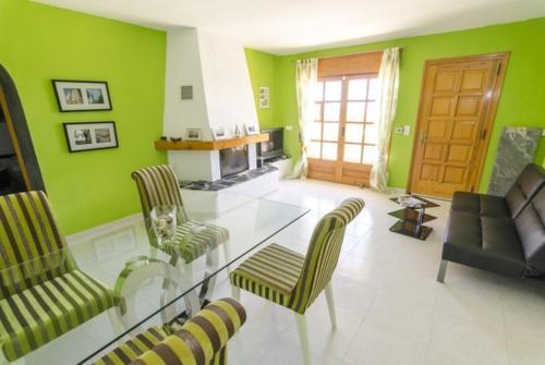 Lloret de Mar Villa Sleeps 10 Pool Air Con Wifi