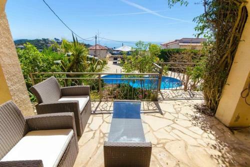 Lloret de Mar Villa Sleeps 10 Pool Air Con Wifi