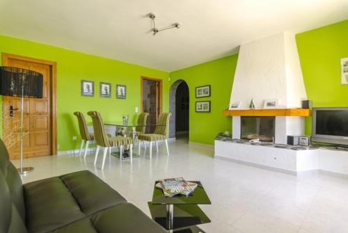 Lloret de Mar Villa Sleeps 10 Pool Air Con Wifi