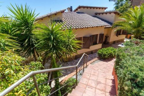 Lloret de Mar Villa Sleeps 10 Pool Air Con Wifi