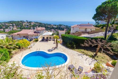 Lloret de Mar Villa Sleeps 10 Pool Air Con Wifi
