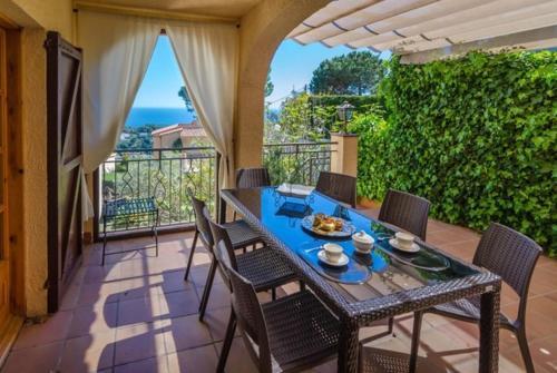 Lloret de Mar Villa Sleeps 10 Pool Air Con Wifi