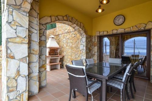 Lloret de Mar Villa Sleeps 10 Pool Air Con Wifi