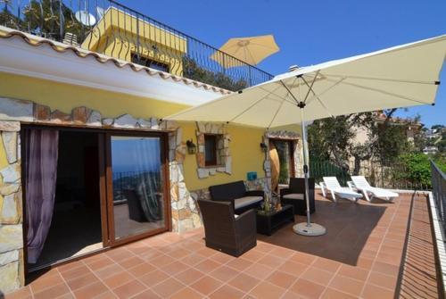Lloret de Mar Villa Sleeps 10 Pool Air Con Wifi