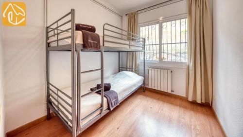 Lloret de Mar Villa Sleeps 12 Pool Air Con Wifi