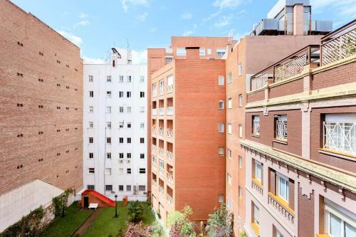 Principe de Vergara Apartment By Flatsweethome