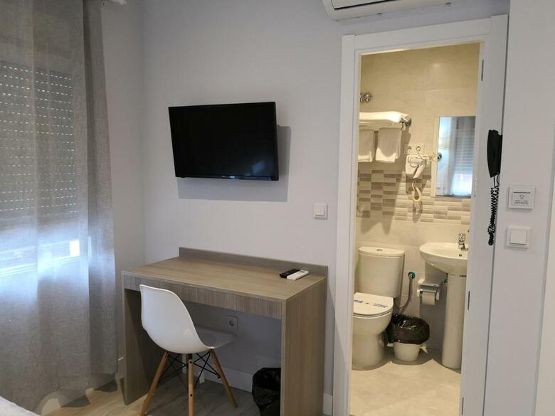 Hostal Golden Alcala