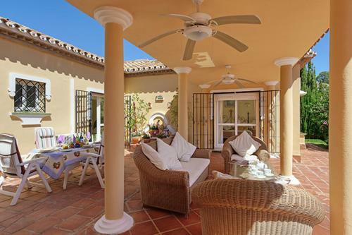 Malaga Villa Sleeps 8 Pool Air Con Wifi T801818