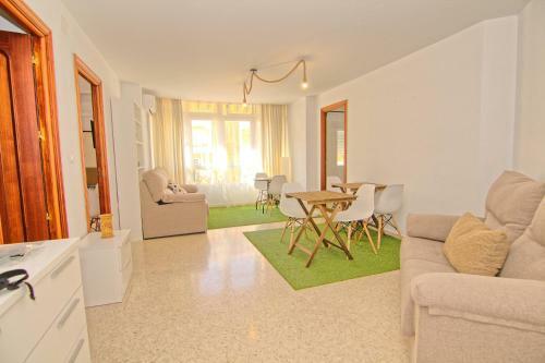 Low Cost Rooms Malaga River
