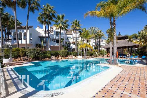 Elegant Apartment 2 Steps From The Beach In Jardines de Aldaba