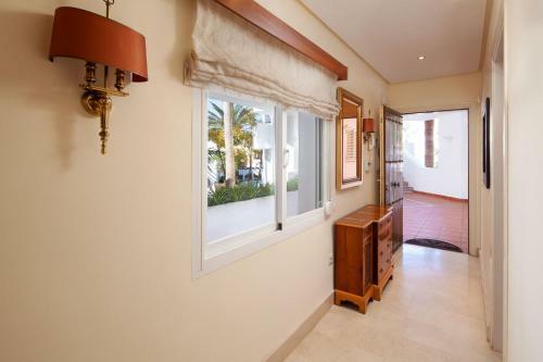 Elegant Apartment 2 Steps From The Beach In Jardines de Aldaba