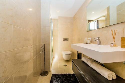 Apartamento Luxurious 2 Bed Puerto Ban�s Apt - Rdr193