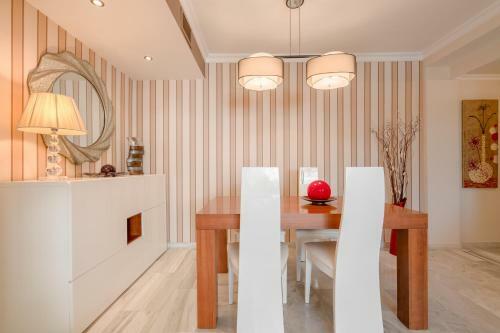 Apartamento Oleholidays Napole�n Junto A Alicate Playa 100m Playa