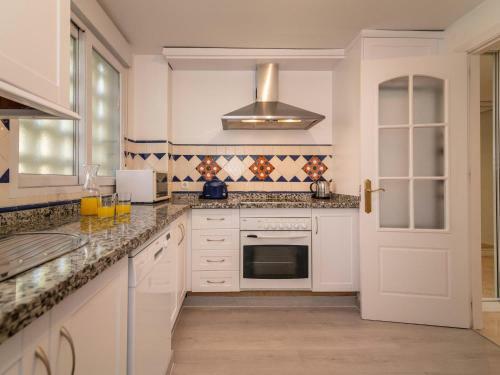 Apartamento Puente Romano Modern Flat, Best Location In Town
