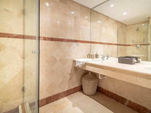 Apartamento Sophisticated Flat Next To Luxurious Puerto Ban�s