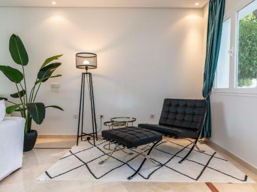 Apartamento Sophisticated Flat Next To Luxurious Puerto Ban�s